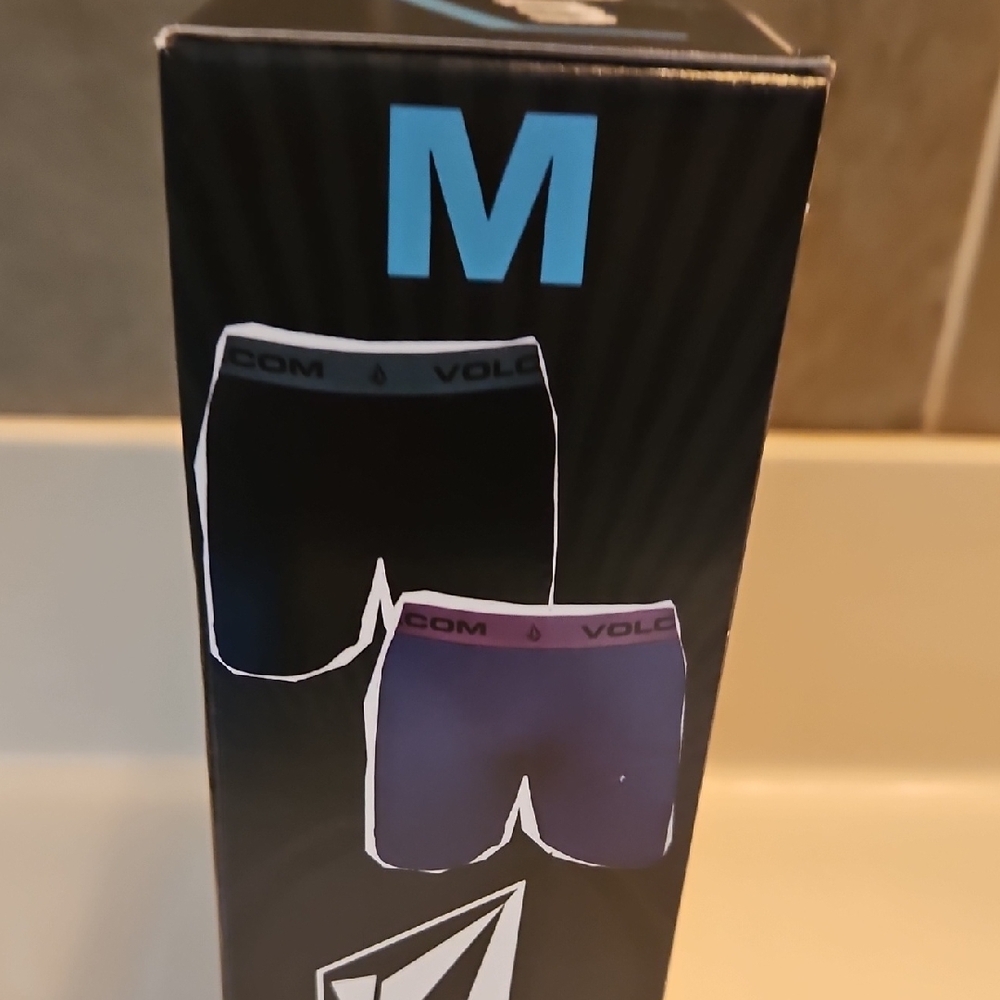 Volcom Multi-Color Boxer Briefs 4 Pack Size Medium - Picture 10 of 10